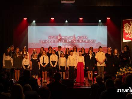 Występ uczniów z SP im. Powstańców Ślaskich w Strumieniu