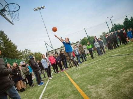 Uroczyste otwarcie boiska wielofunkcyjnego w Pruchnej