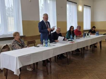 Zebranie Wiejskie Zabłocie i Zabłocie Solanka - stół prezydialny