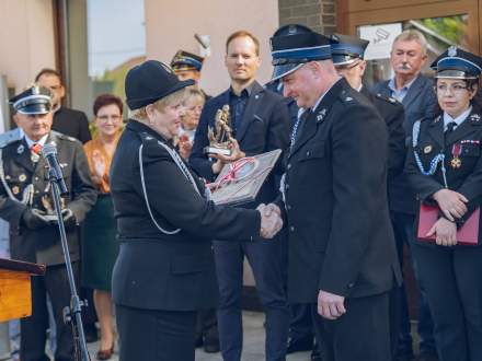 Gratulacje składa Małgorzata Pępek - posłanka