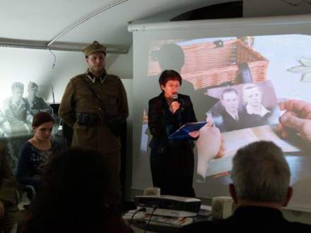 Wernisaż wystawy "Powinniśmy wracać po swoich"