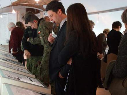 Wernisaż wystawy "Powinniśmy wracać po swoich"