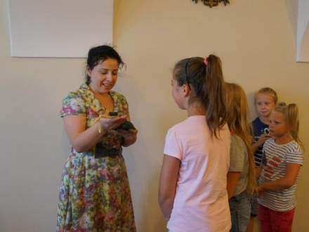 Dzieci z półkolonii na spotkaniu z Panią Burmistrz