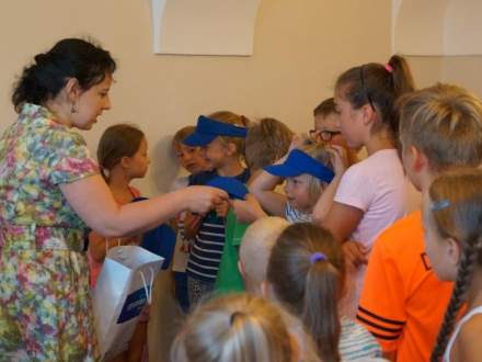 Dzieci z półkolonii na spotkaniu z Panią Burmistrz