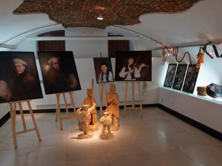 Wystawa "Okruchy w pięknie ukryte"