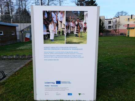 Wystawa fotografii z Festiwalu Fujarystów w słowackich Čičmanach
