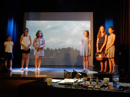 Pożegnanie klas szóstych i zakończenie roku szkolnego Szkoły Podstawowej w Strumieniu