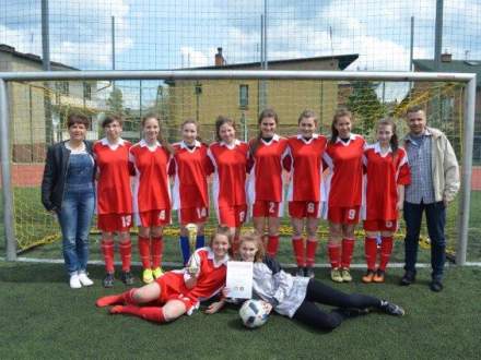 Dziewczęta z Gimnazjum w Strumieniu mistrzyniami powiatu w piłce nożnej