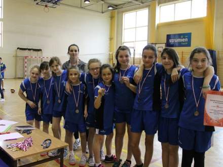 Turniej mini piłki siatkowej szkół podstawowych Zdj. www.sport.strumien.pl