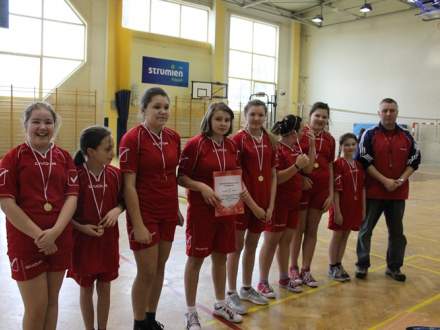 Turniej mini piłki siatkowej szkół podstawowych Zdj. www.sport.strumien.pl