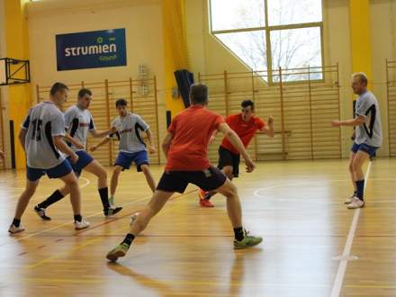 Trwają rozgrywki Halowej Ligi Piłki Nożnej