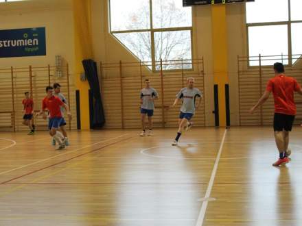 Trwają rozgrywki Halowej Ligi Piłki Nożnej