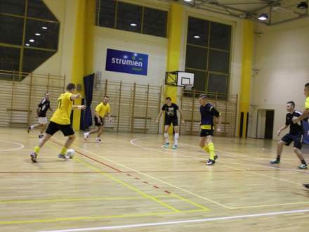 Trwają rozgrywki Halowej Ligi Piłki Nożnej