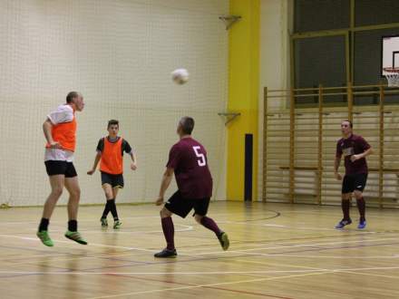 Trwają rozgrywki Halowej Ligi Piłki Nożnej