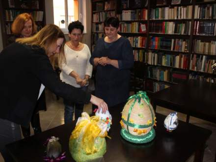 Jury w składzie: prof. Urszula Szuścik, Bożena Gładysz-Malik oraz Tamara Nowok foto. MBP Strumień