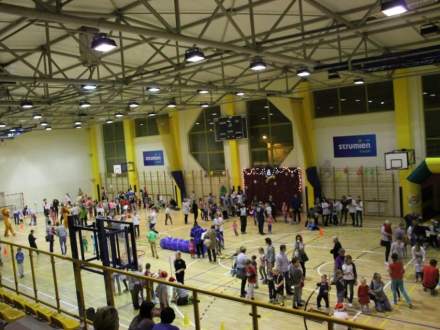 Mikołaj w strumieńskiej hali