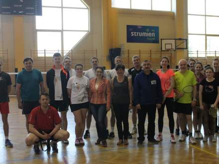 Amatorski Badminton na Hali Sportowej w Strumieniu foto. www.sport.strumien.pl