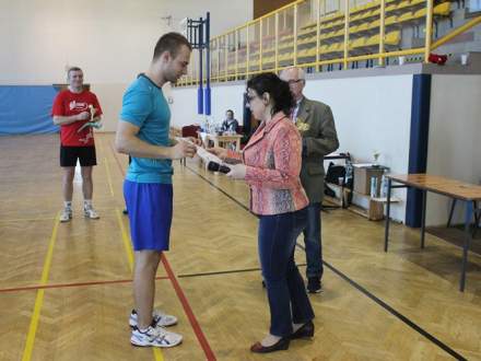 Amatorski Badminton na Hali Sportowej w Strumieniu foto. www.sport.strumien.pl