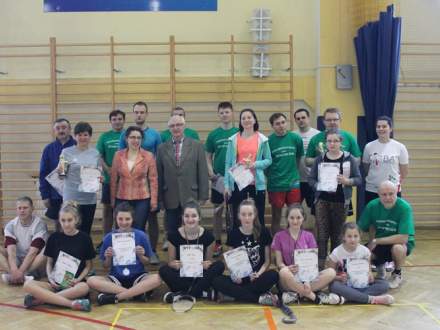 Amatorski Badminton na Hali Sportowej w Strumieniu foto. www.sport.strumien.pl