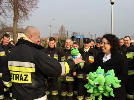 Żabka Gratka pomoże strażakom
