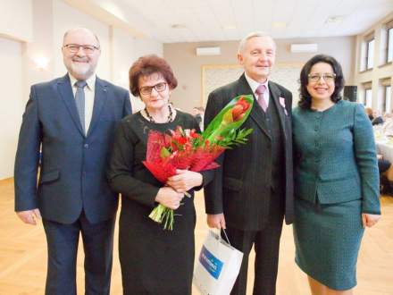 Wręczono medale za długoletni staż małżeński
