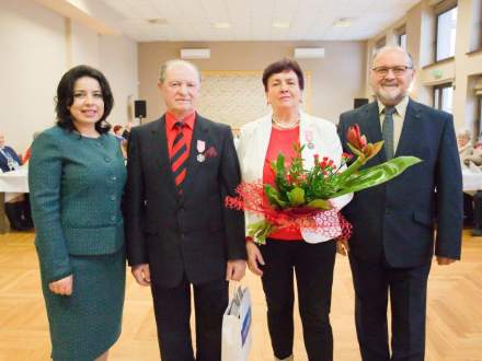 Wręczono medale za długoletni staż małżeński