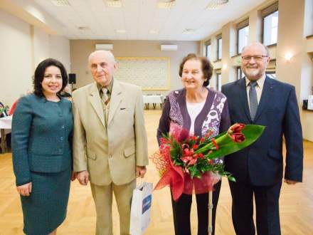 Wręczono medale za długoletni staż małżeński