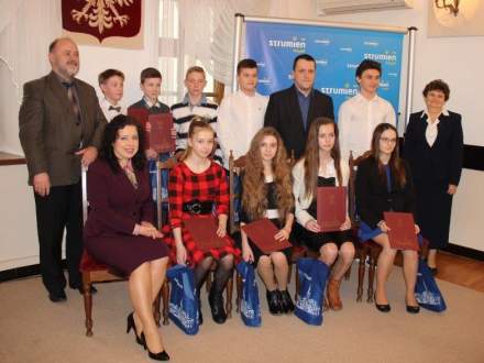 Laureaci podczas spotkania w ratuszu