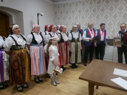 z życzeniami świątecznymi Zespół Regionalny "Strumień"