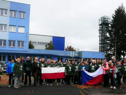 Zdjęcie grupowe uczestników spaceru