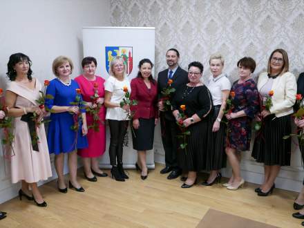 Dyrektorzy i nauczyciele wyróżnieni z okazji Dnia Edukacji Narodowej