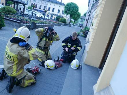 Próbna ewakuacja przeciwpożarowa w Urzędzie Miejskim w Strumieniu