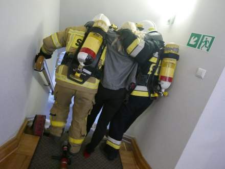 Próbna ewakuacja przeciwpożarowa w Urzędzie Miejskim w Strumieniu