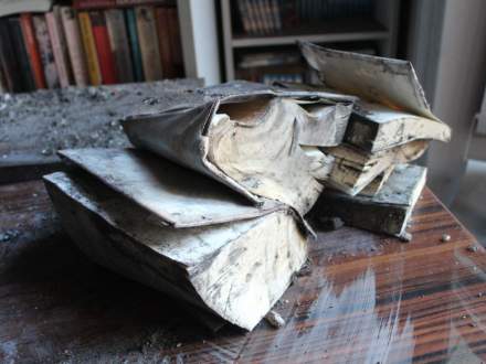 Cieszyńska biblioteka po pożarze zdj. www.biblioteki.org