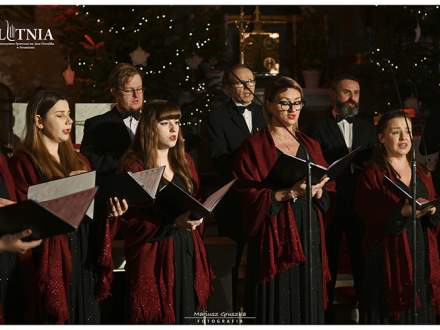 Koncert w wykonaniu Chóru Towarzystwa Śpiewaczego Lutnia w Sanktuarium św.Barbary w Strumieniu (fot. M.Gruszka)