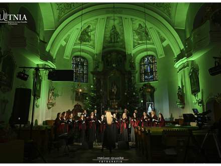 Koncert w wykonaniu Chóru Towarzystwa Śpiewaczego Lutnia w Sanktuarium św.Barbary w Strumieniu (fot. M.Gruszka)