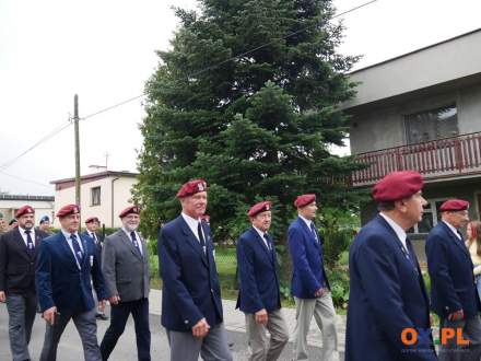 Piknik spadochroniarzy w Goleszowie foto M.Jaszczurowski. Źródło: ox.pl