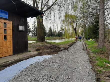 trwają prace na drogomyskim trakcie