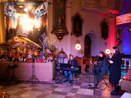 Kolędowanie w Sanktuarium św. Barbary w ramach corocznego Orszaku Trzech Króli