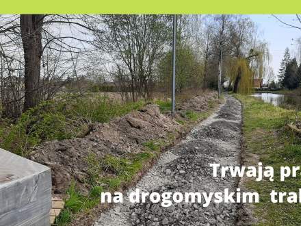 Trwają prace na drogomyskim trakcie - grafika