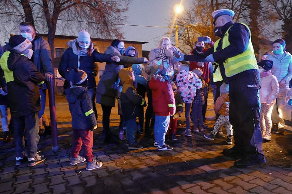 Akcja informacyjno-edukacyjna "Świeć przykładem - bądź widoczny" w Strumieniu