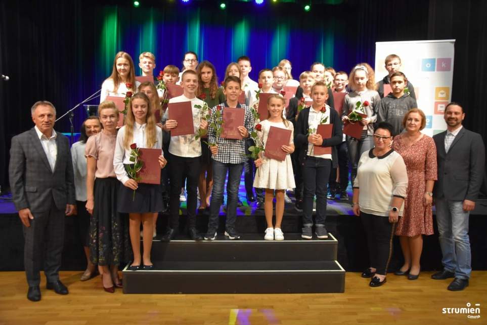 W gminie Strumień wyróżniono uczniów