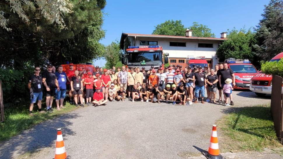 Dzień otwarty OSP Drogomyśl - zdjęcie grupowe