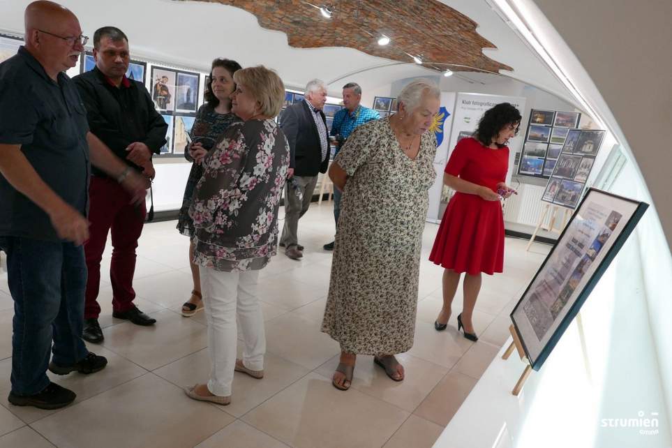 Wernisaż wystawy „Kościoły, kapliczki i krzyże Ziemi Cieszyńskiej” w Galerii Pod Ratuszem