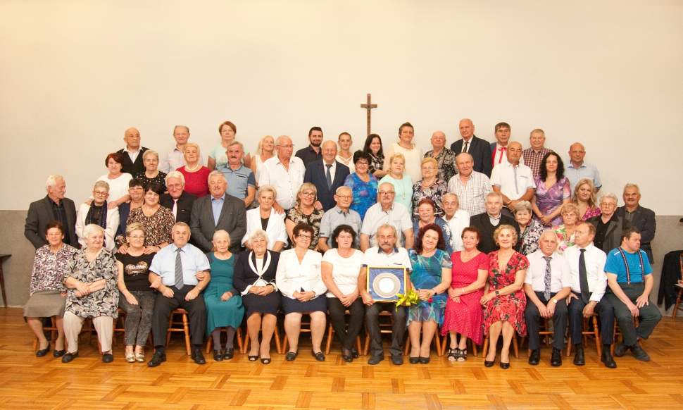 Zdjęcie grupowe z uroczystości jubileuszowych