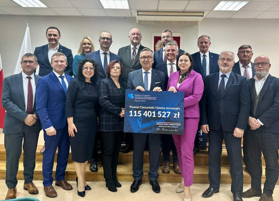 Zdjęcie grupowe z odebrania promes