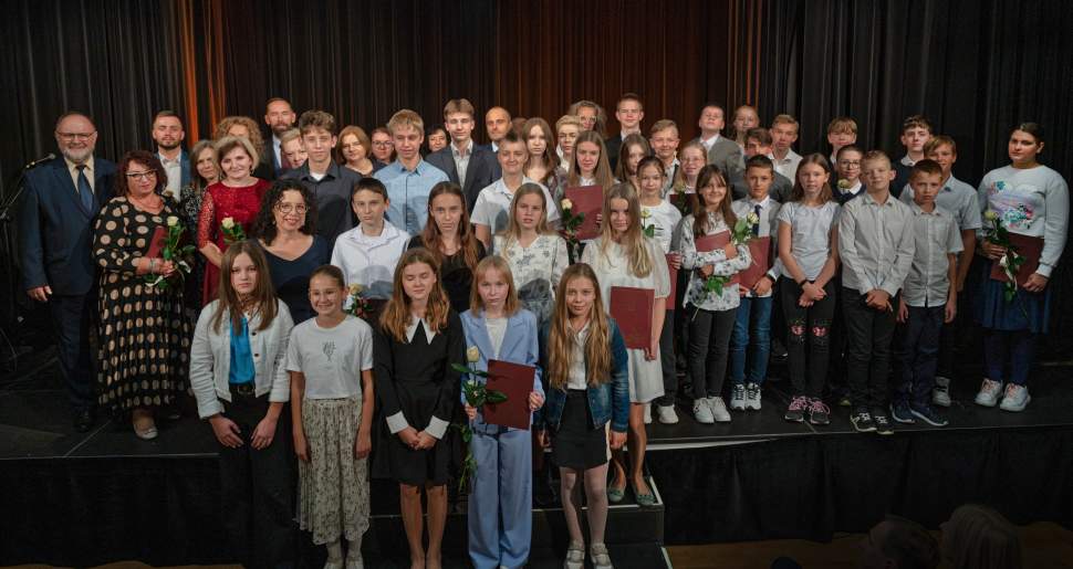 Zdjęcie grupowe uczestników gali