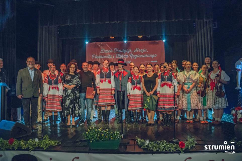 Zespół Folklorystyczny ROZSUTEC z Żyliny (Słowacja)