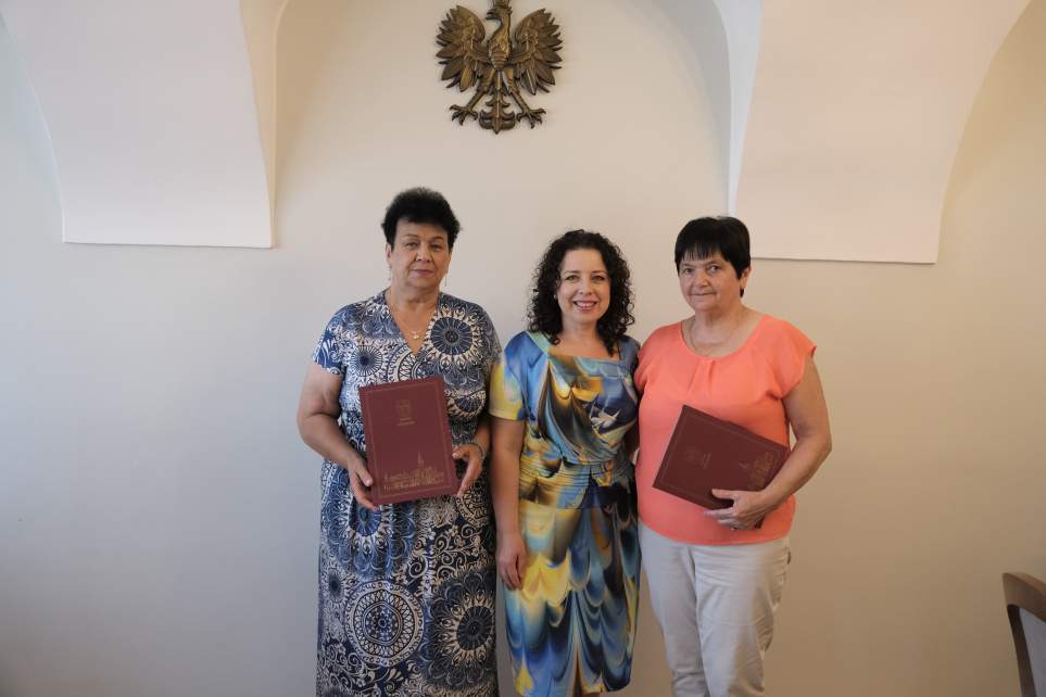 Mieszkani Gminy Strumień w Radzie Seniorów Powiatu Cieszyńskiego (od lewej: Honorata Kuś, Anna Grygierek Burmistrz Strumienia, Maria Kajzar)