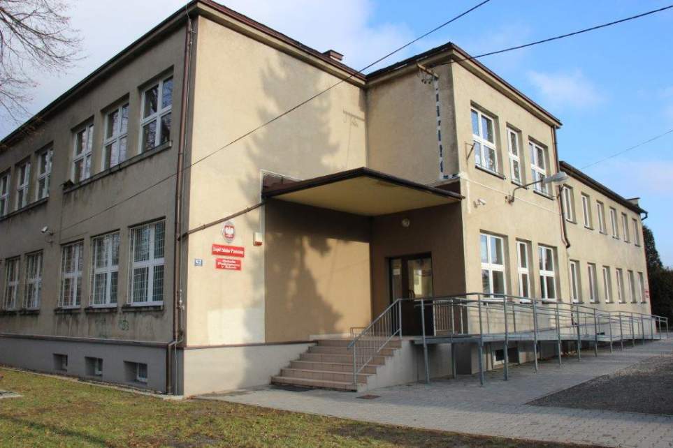 Szkoła w Bąkowie wypięknieje